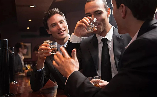 外国人喜欢喝散酒