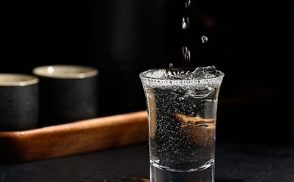 浓香型和酱香型白酒哪个好喝