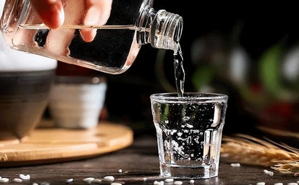 适量饮用白酒对人体有哪些好处