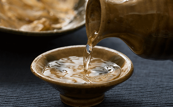 白酒之魅力,古今传承之韵，酒香浓郁，令人沉醉