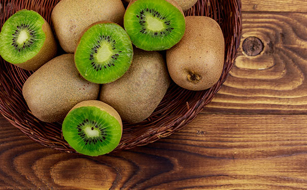 猕猴桃酒怎么泡最好喝?(口感柔顺不辣喉)