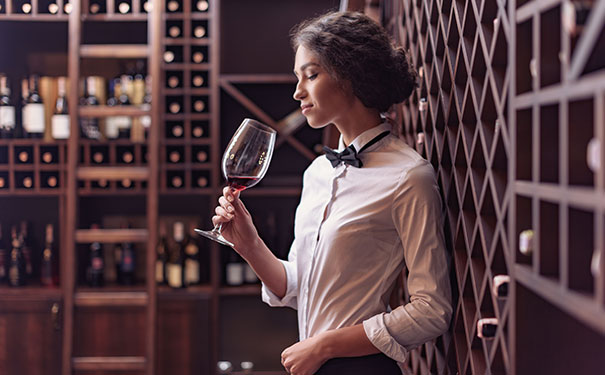 固态酒和液态酒哪个好