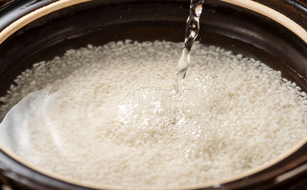 米酒的酿造方法及配方