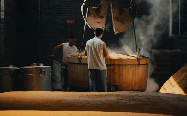 白酒是怎么酿造出来的