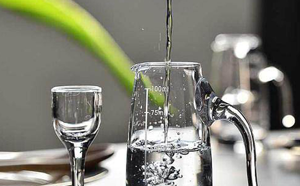 优质散酒要掐头去尾的原理