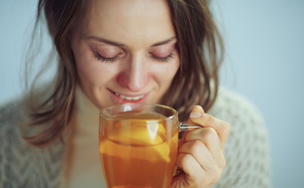 女生睡前喝果酒作用