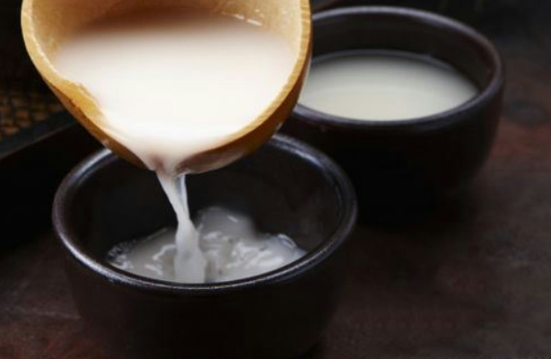 清澈米酒和浊米酒有什么区别，哪个更好喝呢 