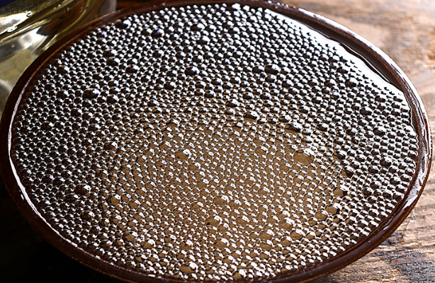 白酒的酒花可以辨别酒的品质吗 ？