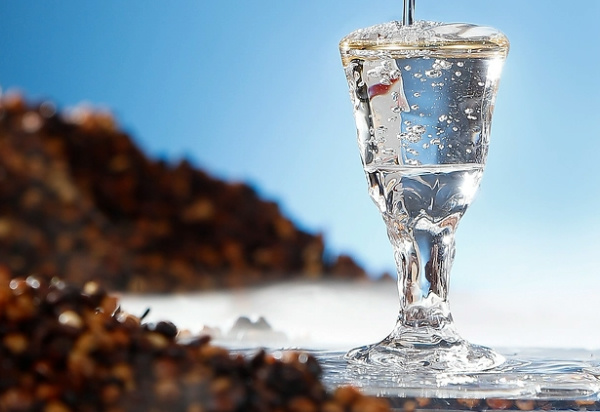 白酒可以放在冰箱中冷藏吗，白酒可以怎样保存？