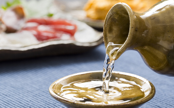 品味白酒文化:依据香型选择搭配菜品的艺术