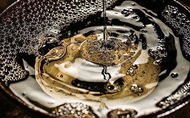 品鉴纯粮白酒:如何辨别真伪与欣赏其独特韵味