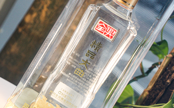 白酒行业分化明显:大龙头与小品牌的生存之道