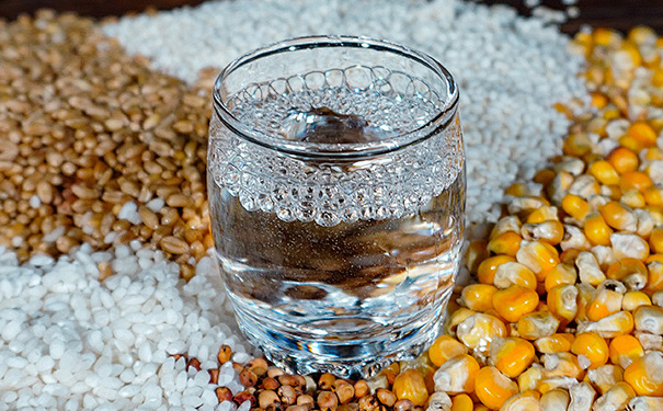 纯粮食酒品鉴指南:如何识别与品味优质纯粮酒