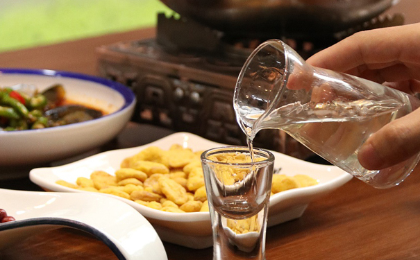 场合与心境:深度解析白酒的选择与消费文化