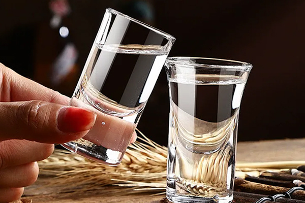 舌尖上的非遗:一杯白酒里的中国匠心