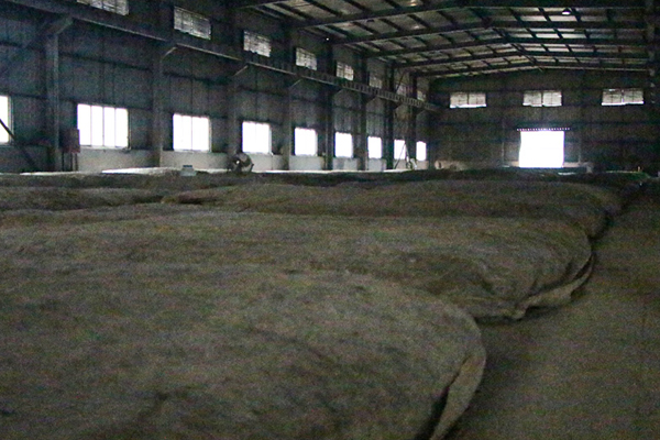 散白酒的“真香定律”:纯粮酿造工艺如何成就舌尖上的醇厚