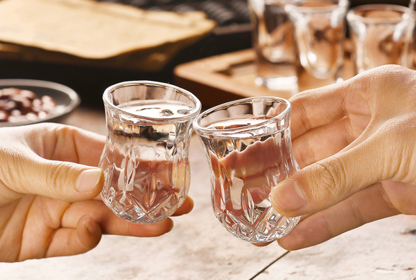 白酒在社交礼仪中的作用