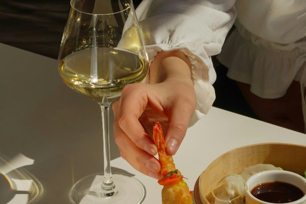 初春如何用果酒开启季节限定的浪漫