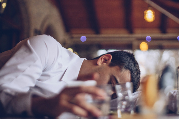 喝酒脸红和酒量有关系吗?需要注意些什么呢?