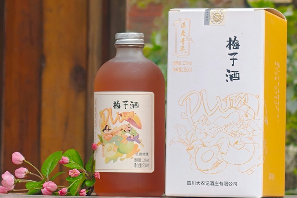 在初春季节，果酒的最佳饮用方法是什么?