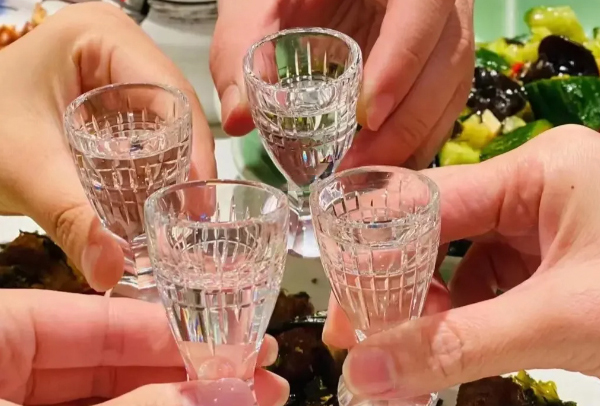 白酒年轻化突围战:Z世代消费行为深度调研