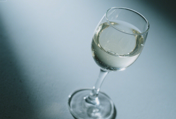 微醺社交与烈酒文化:白酒如何平衡传统与现代